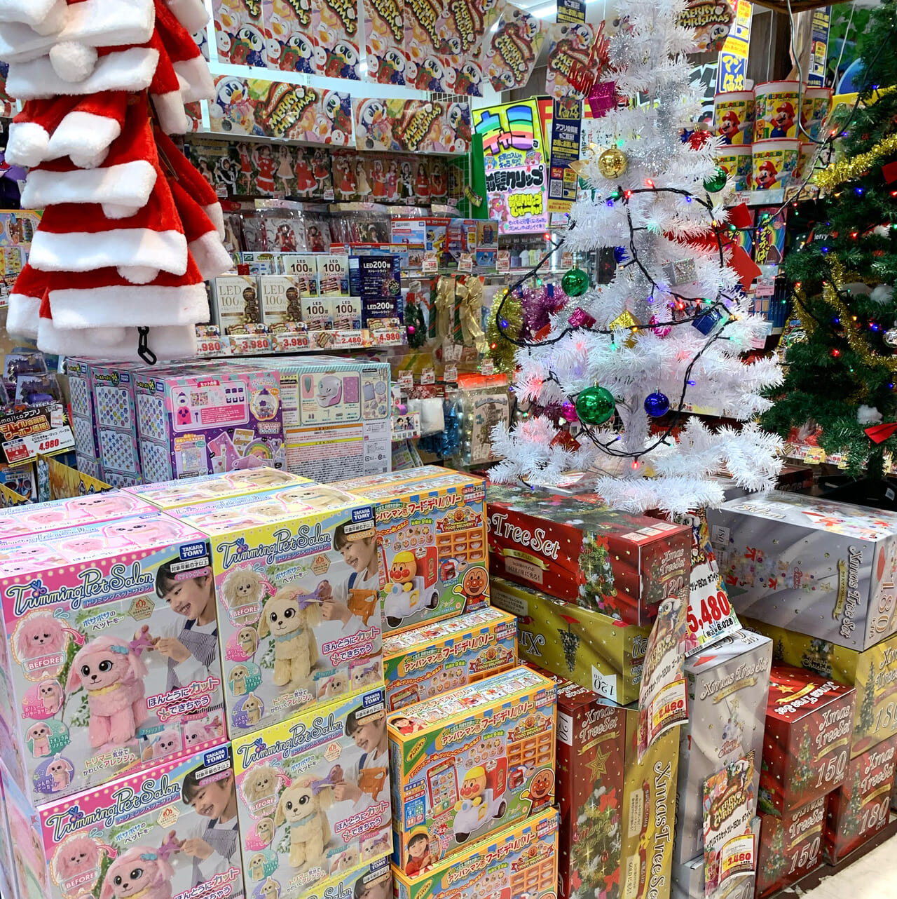 ドン・キホーテ今治店でクリスマス前のセールが開催されています!!