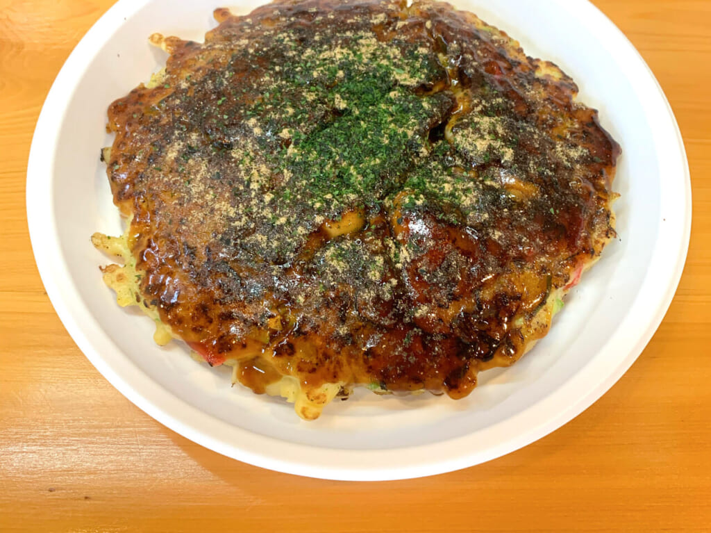 今治市喜田村にある「ふうふう亭」で11月~3月限定の牡蠣お好み焼きが提供されています!!