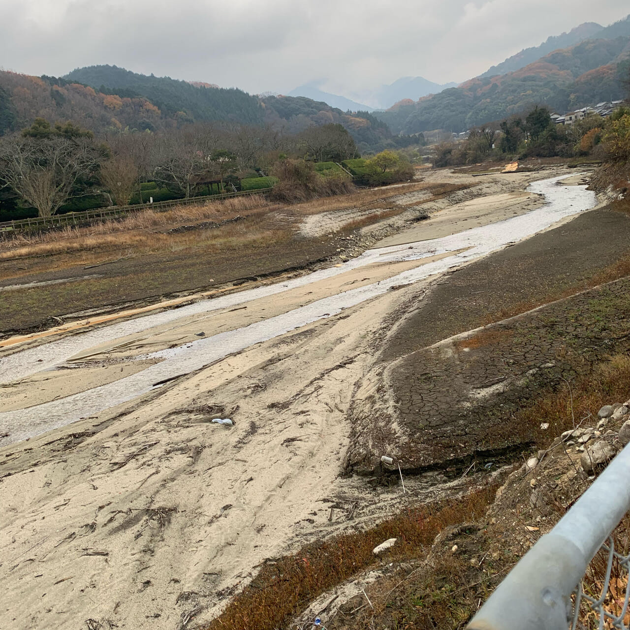 貯水率が例年と比較しても低いため、節水を心がけましょう!!