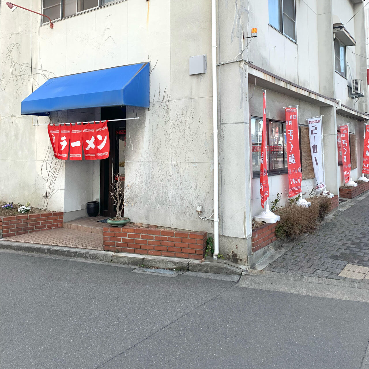 焼き鳥屋さんが作り出す美味しい鳥ガララーメン「きく麺」!!