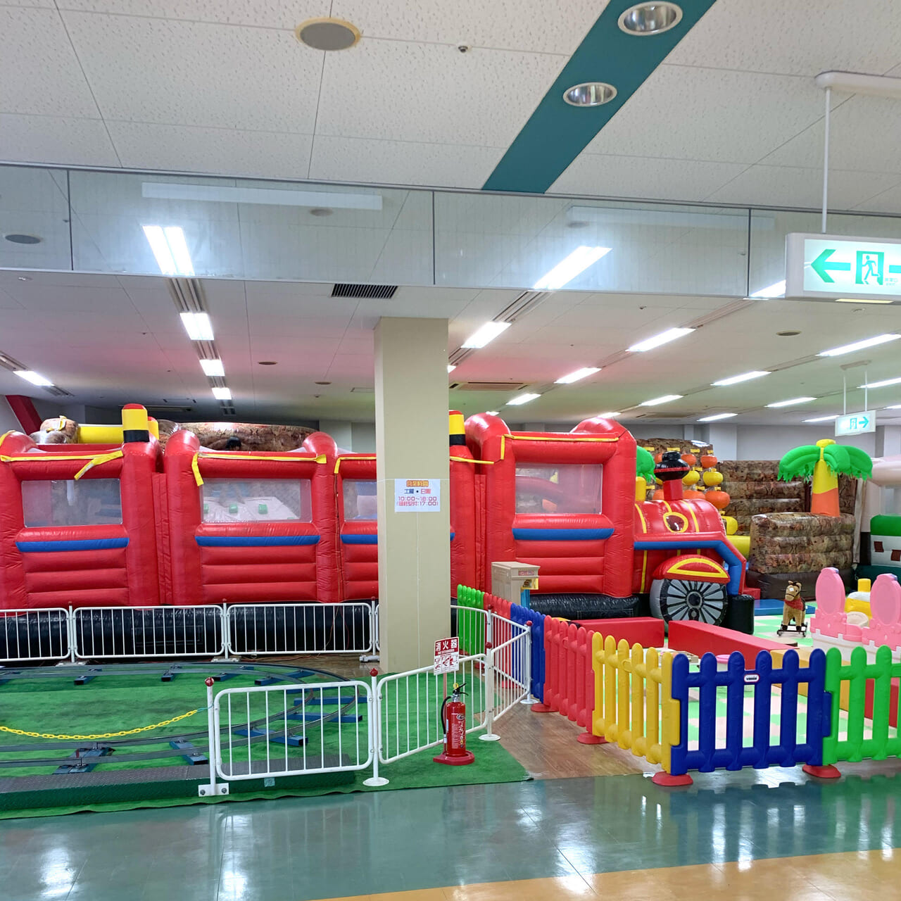 東村にあるワールドプラザ内に子どもたちが遊べる「ぽっぽくんランド」はオープンしました!!