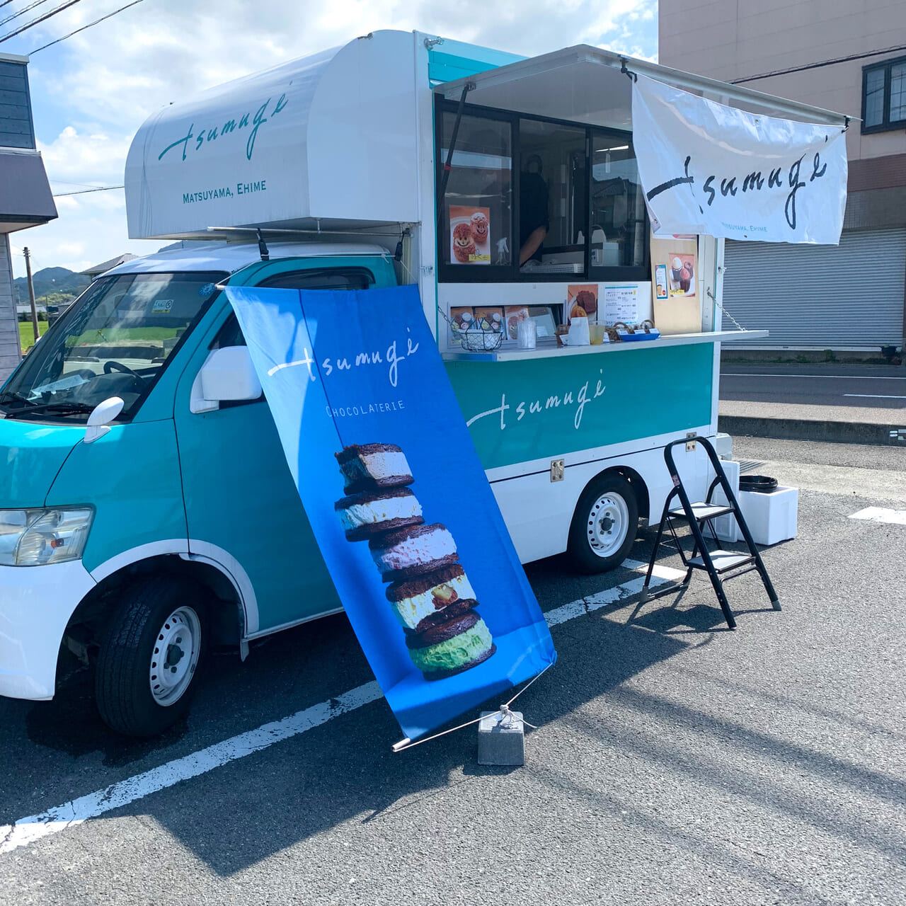 松山のチョコレート専門店「ショコラトリー ツムギ」が今治で移動販売を行っていました!!