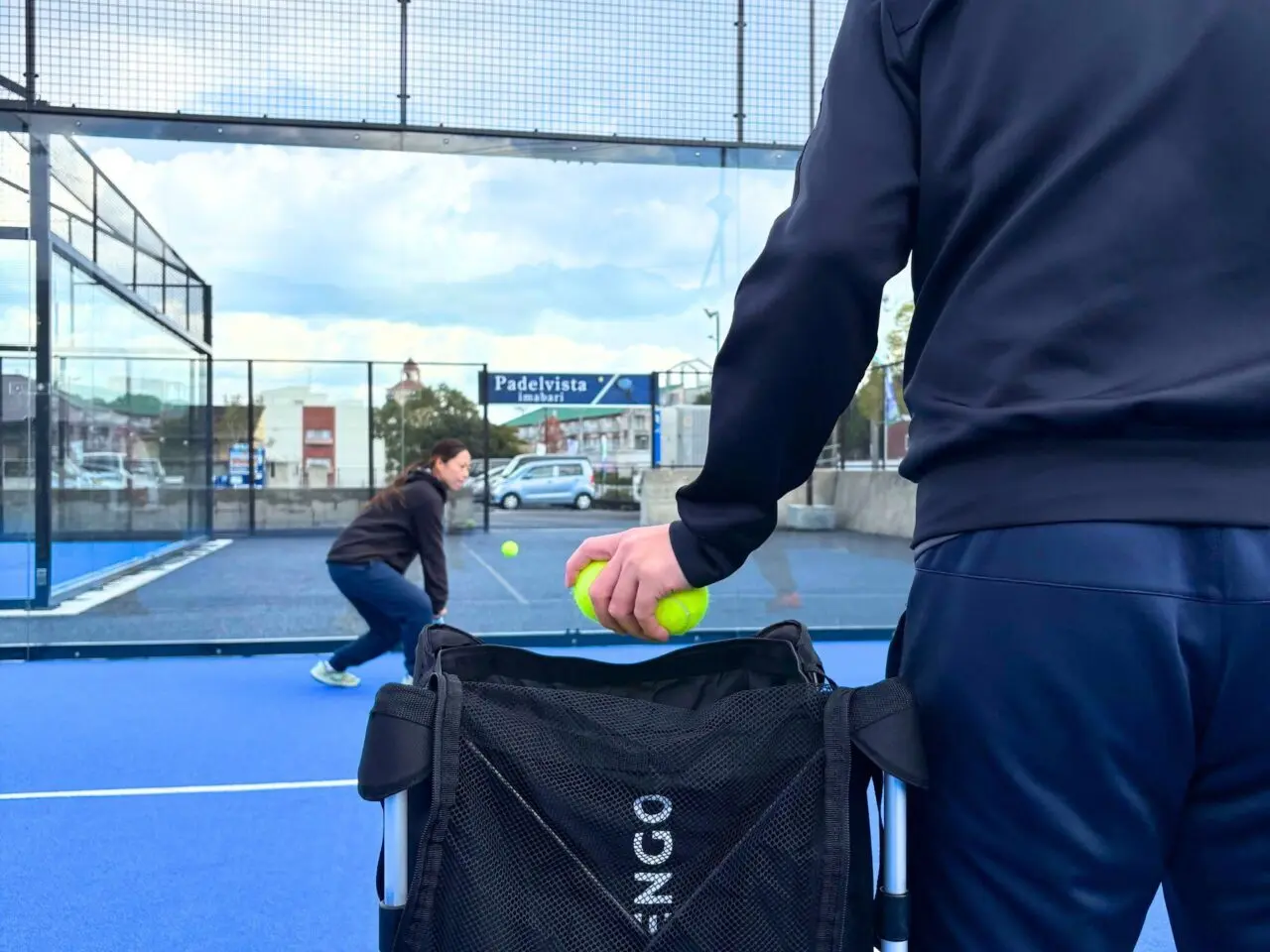 【今治市】四国初のパデルができる施設「パデルビスタ今治」で福岡のチームが指導にやってくる特別レッスンが開催されました!