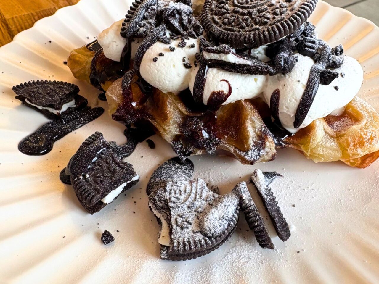 【今治市】アサイーボウルが人気のハチカフェでクロワッサンのような食感が楽しめるワッフル「クロッフル」が提供スタート!