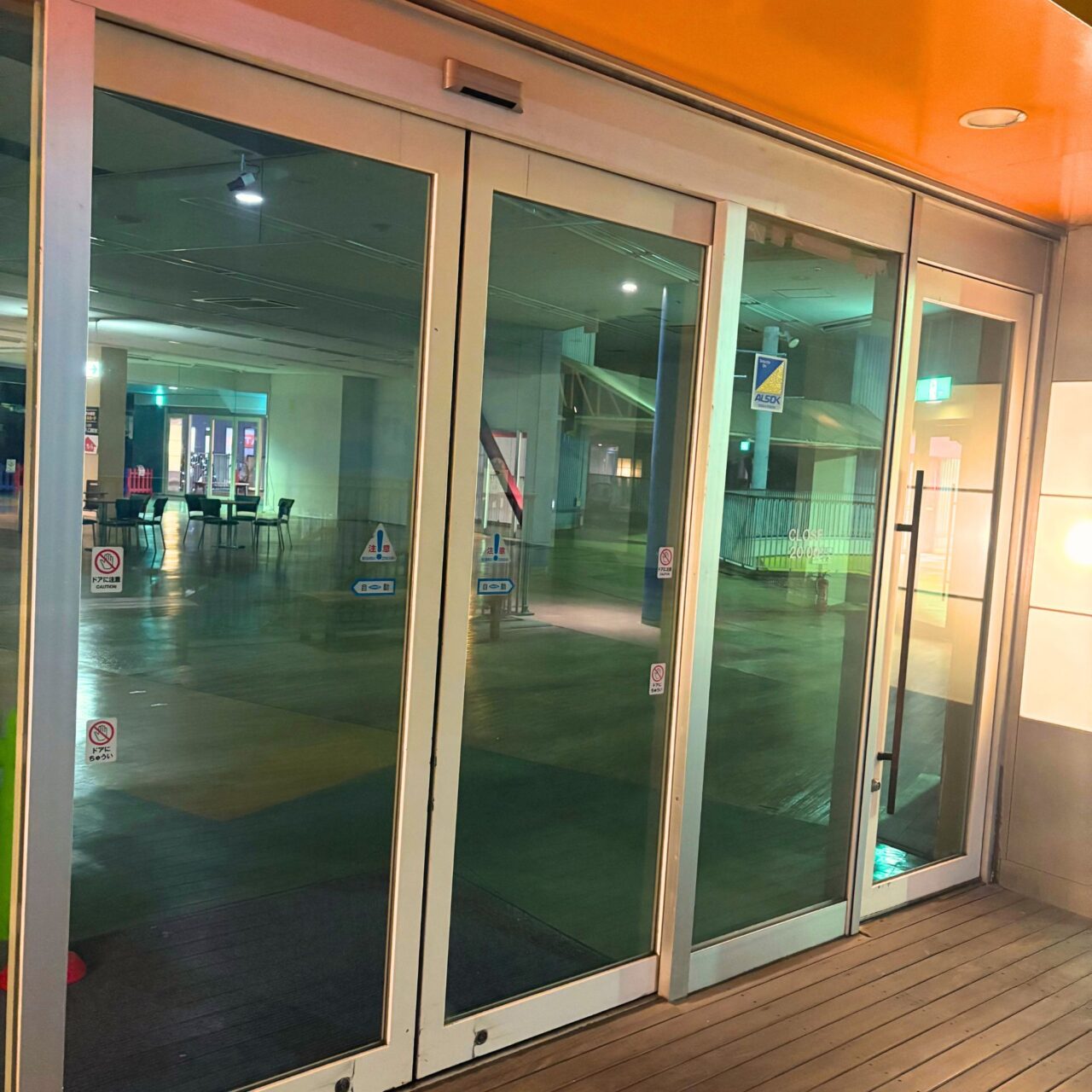 【今治市】クリスマスチキンが数量限定で無料配布! ワールドプラザで開催される「クリスマスマーケット」をご紹介!