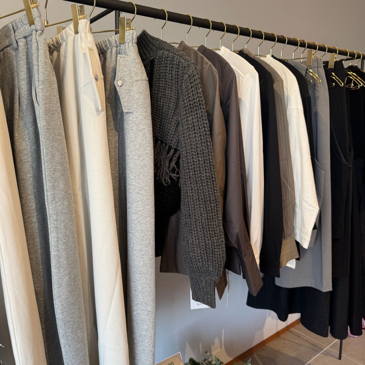 【今治市】「reverbere（レヴェール）」が12月9日オープン。綺麗めカジュアルなセレクトショップ