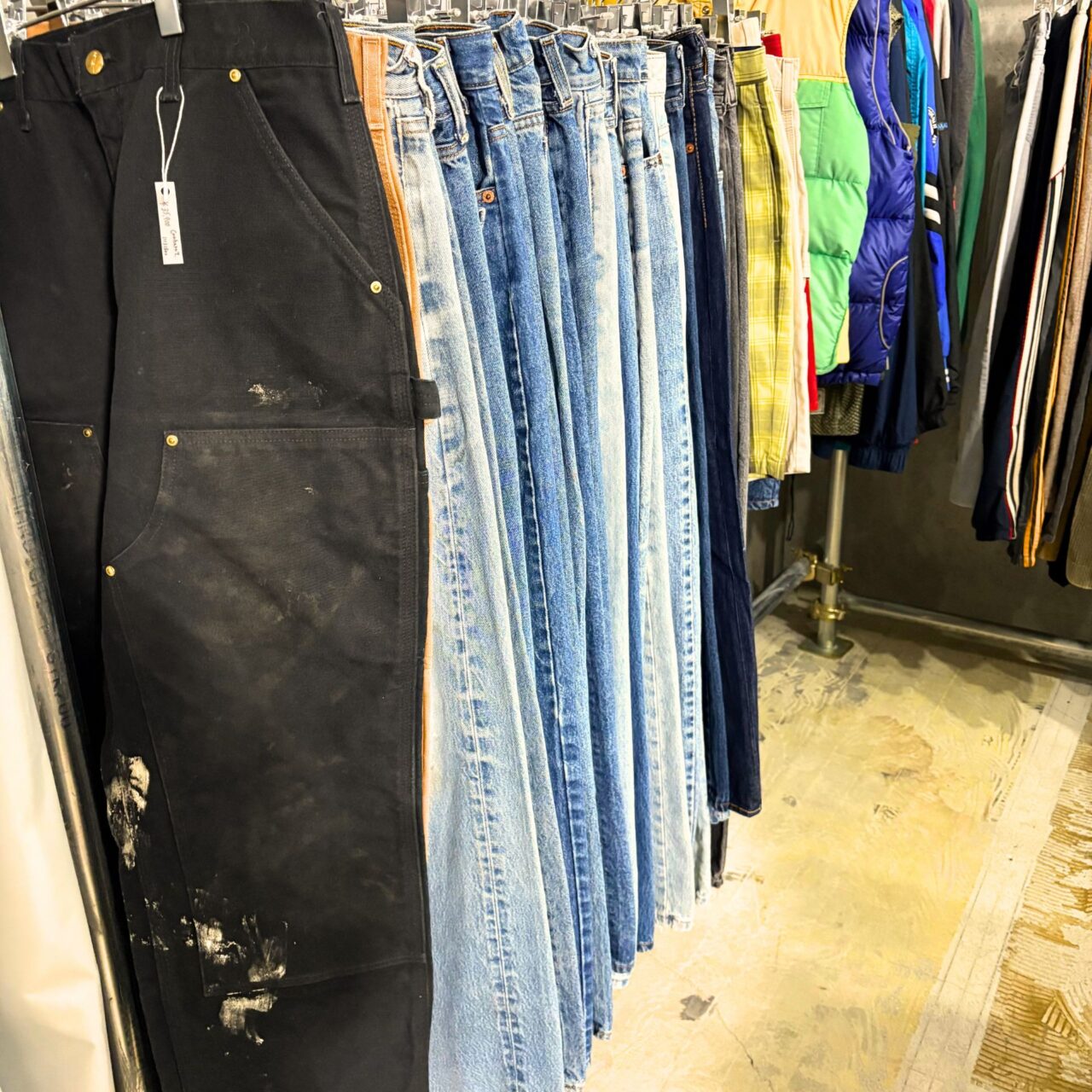 【今治市】全商品20パーセントオフ!? 海外古着を取り扱う「古着屋MAAR」でオープン1周年祭が開催予定!