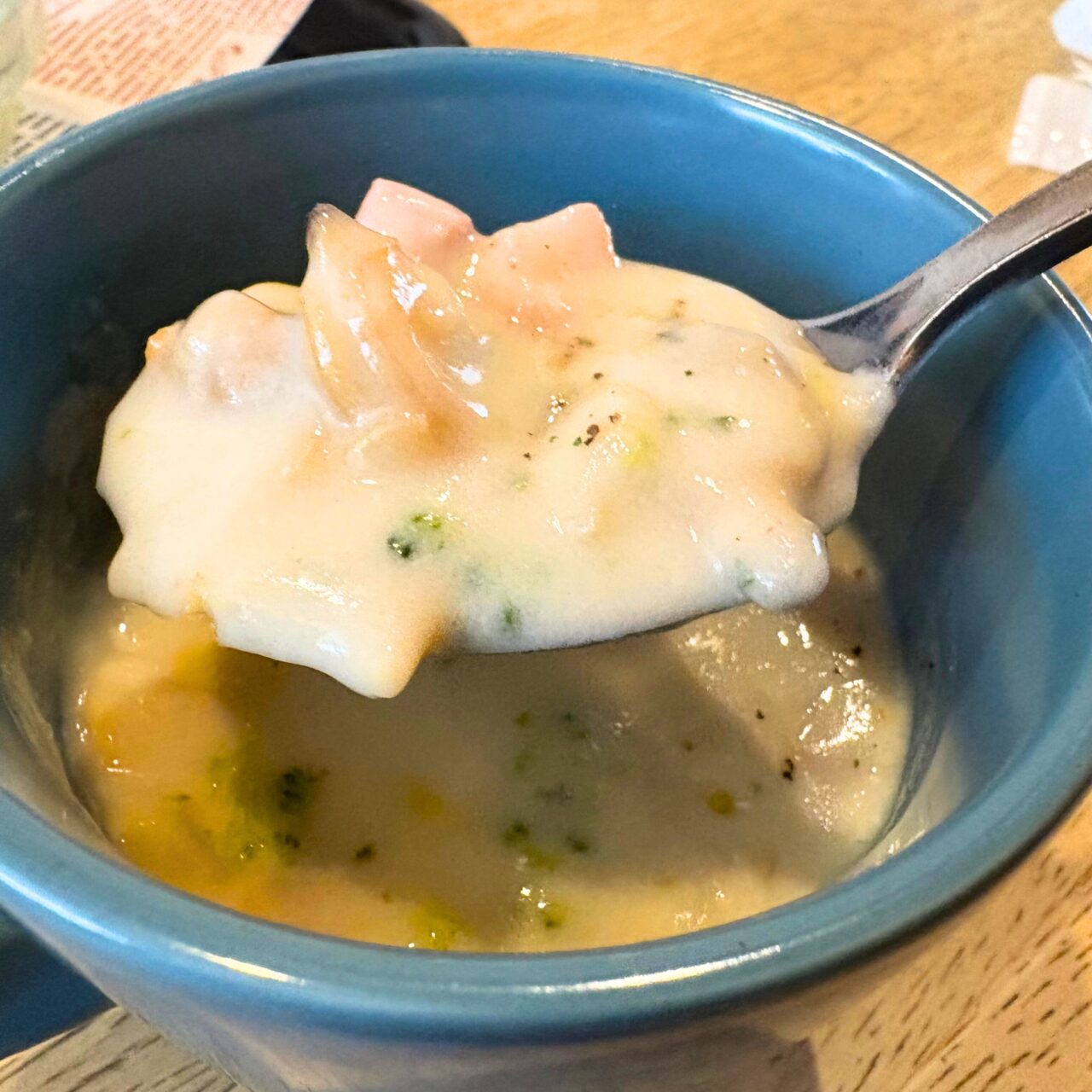 【今治市】アーリーブルーメル旭町店でほっこり暖まる「クラムチャウダー」の提供が始まっていました!