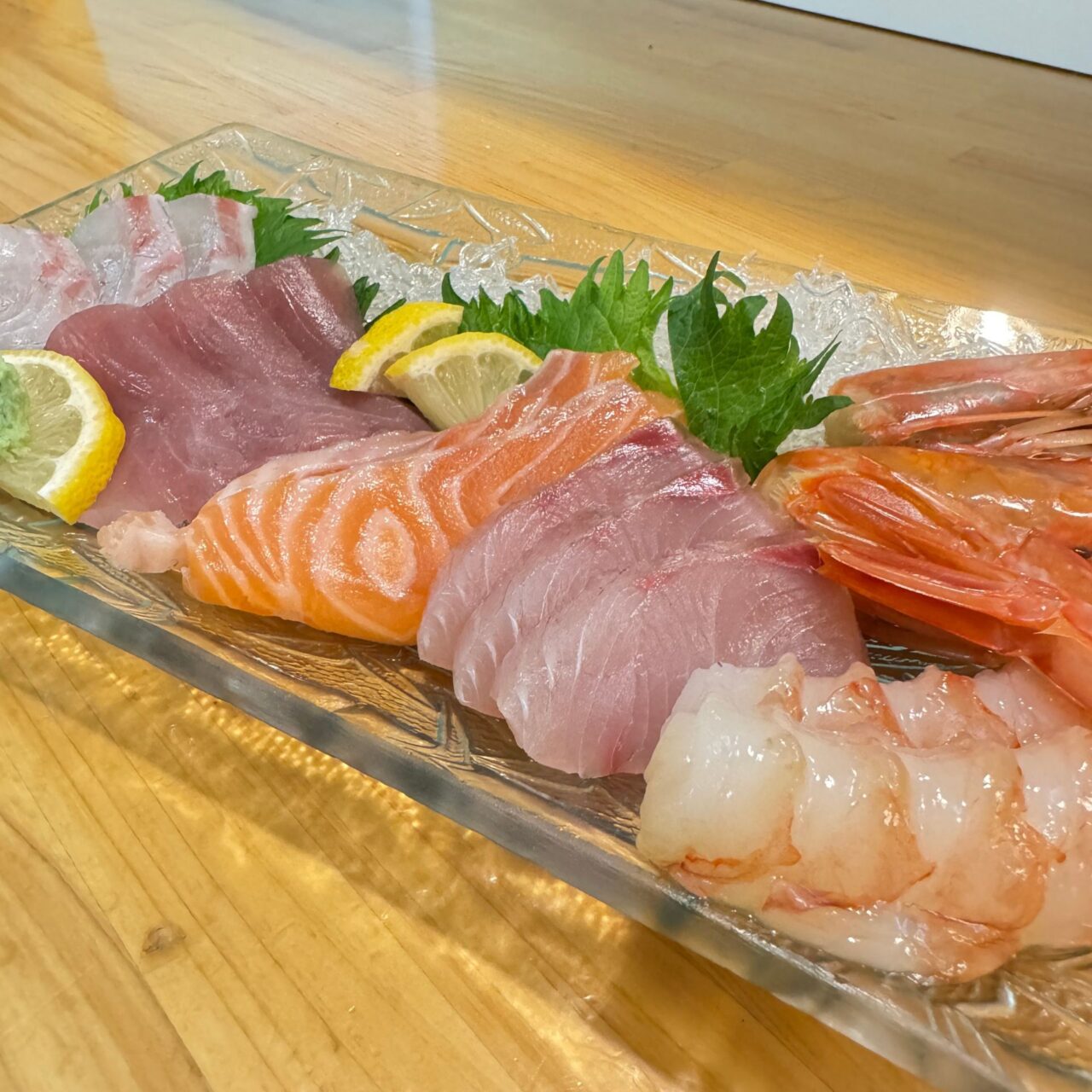 【今治市】「居酒屋 湊」ランチ価格へ統一と一部値下げに挑戦！農家直送の鮮度が自慢 