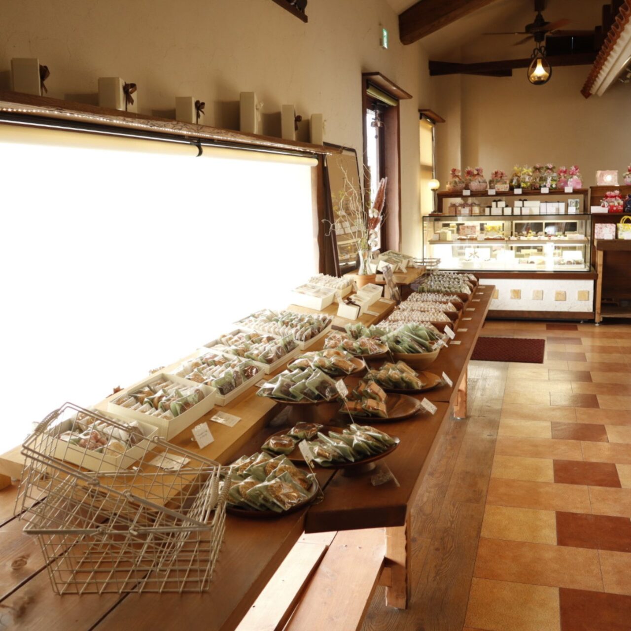 【今治市】西洋菓子ツカサの春限定スイーツ3選 桜といちごの新作が登場中!