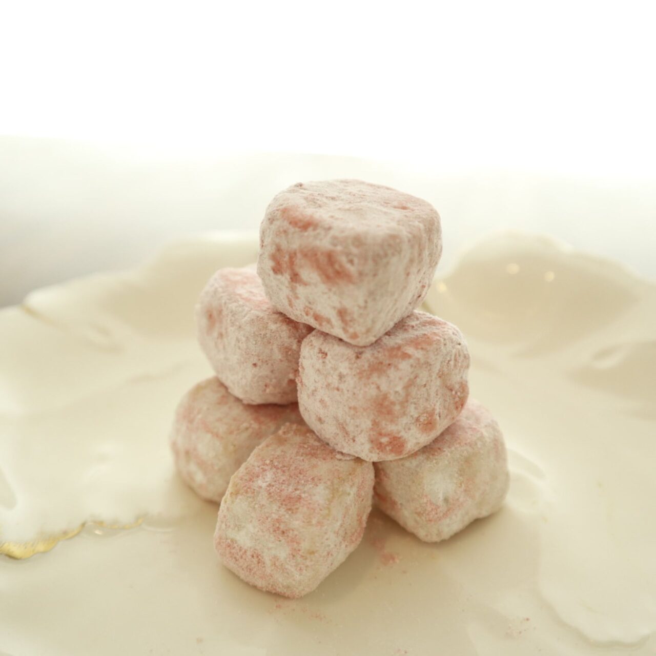 【今治市】西洋菓子ツカサの春限定スイーツ3選 桜といちごの新作が登場中!