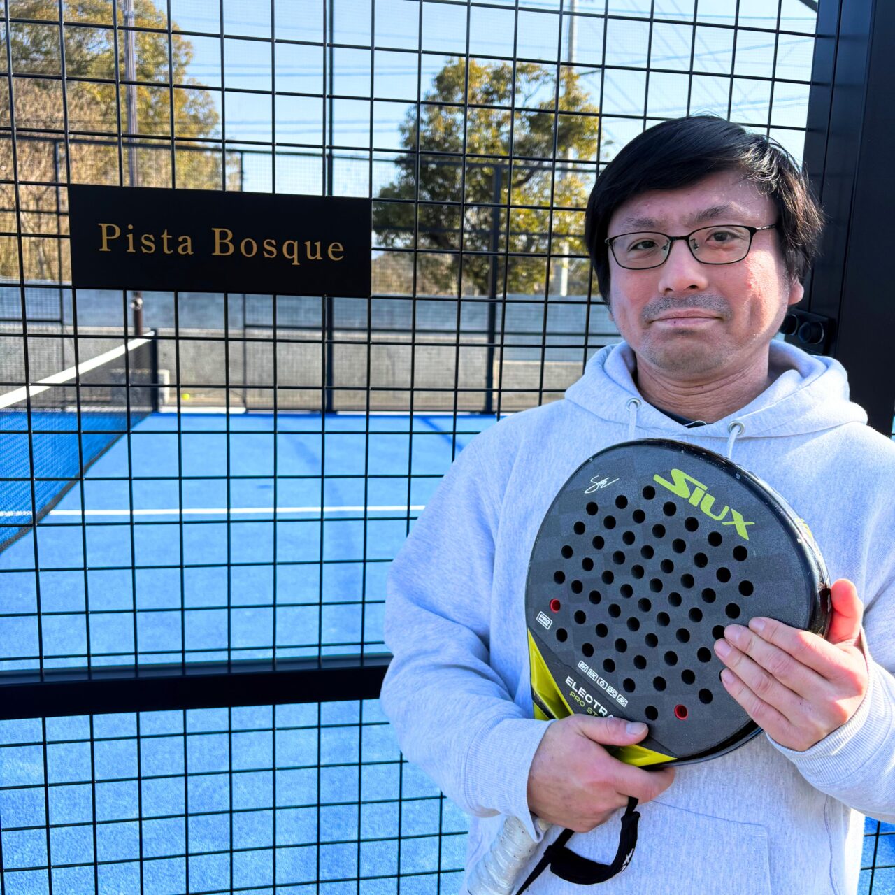 【今治市】今治で話題の新スポーツ「パデルビスタ今治」でFC今治校の生徒たちがパデルを体験