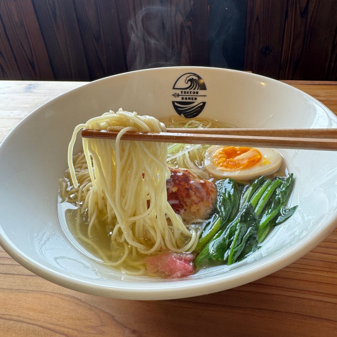 【今治市】トリトンラーメン「春薫る汐らーめん」桜を味わう春限定ラーメン