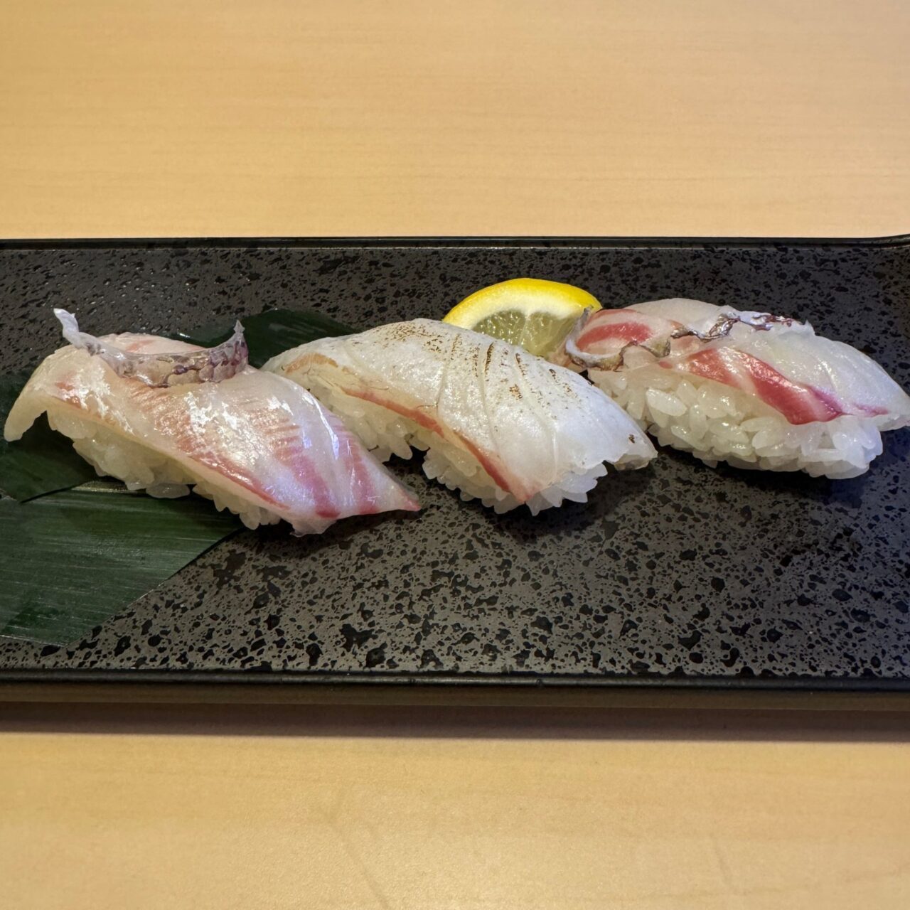 【今治市】「来島海峡すし水軍」880円でブランド鯛五貫! 20周年大感謝祭初陣が4月まで