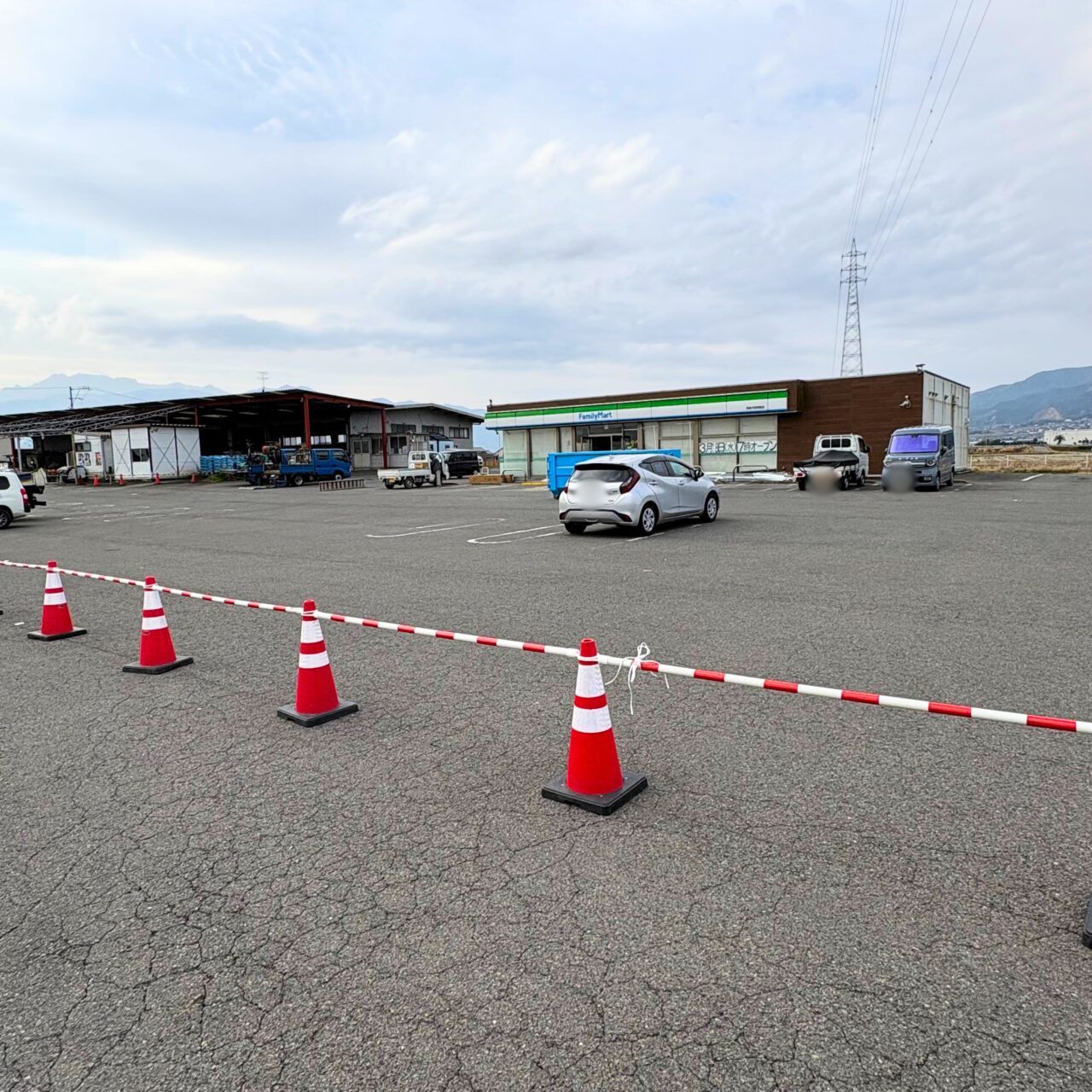 【西条市】工事が進む「ファミリーマート西条丹原徳能店」。3月18日にリニューアルオープン!