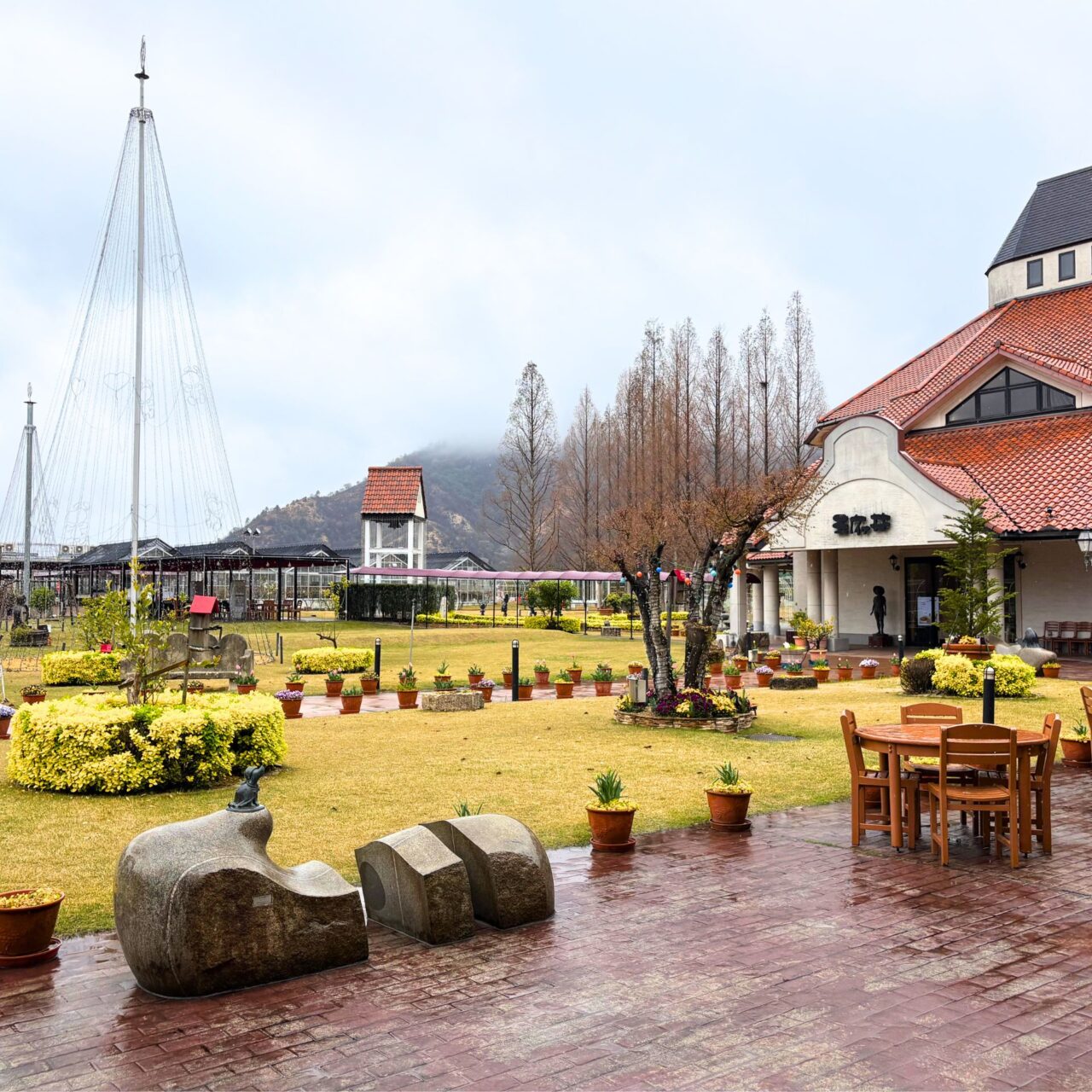 【今治市】1,000名限定でぜんざいが無料配布! タオル美術館で「さくらまつり」が開催されます。