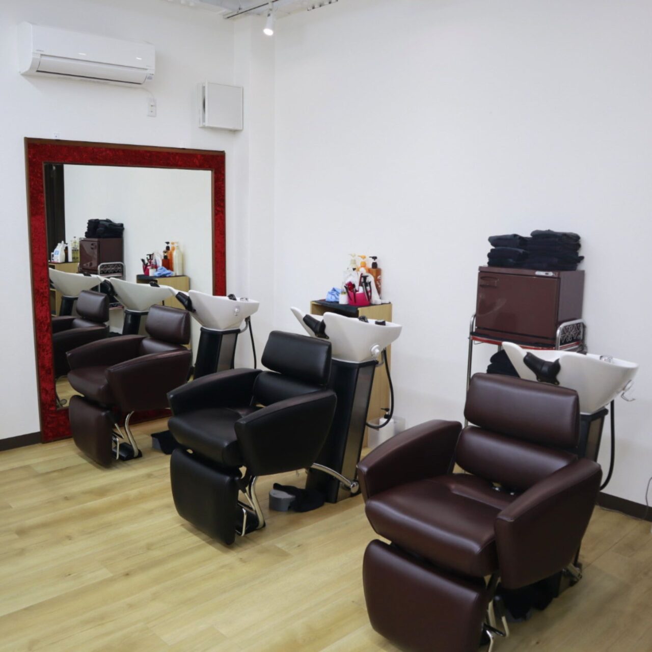 プロエレガントカラー今治常盤店の店内