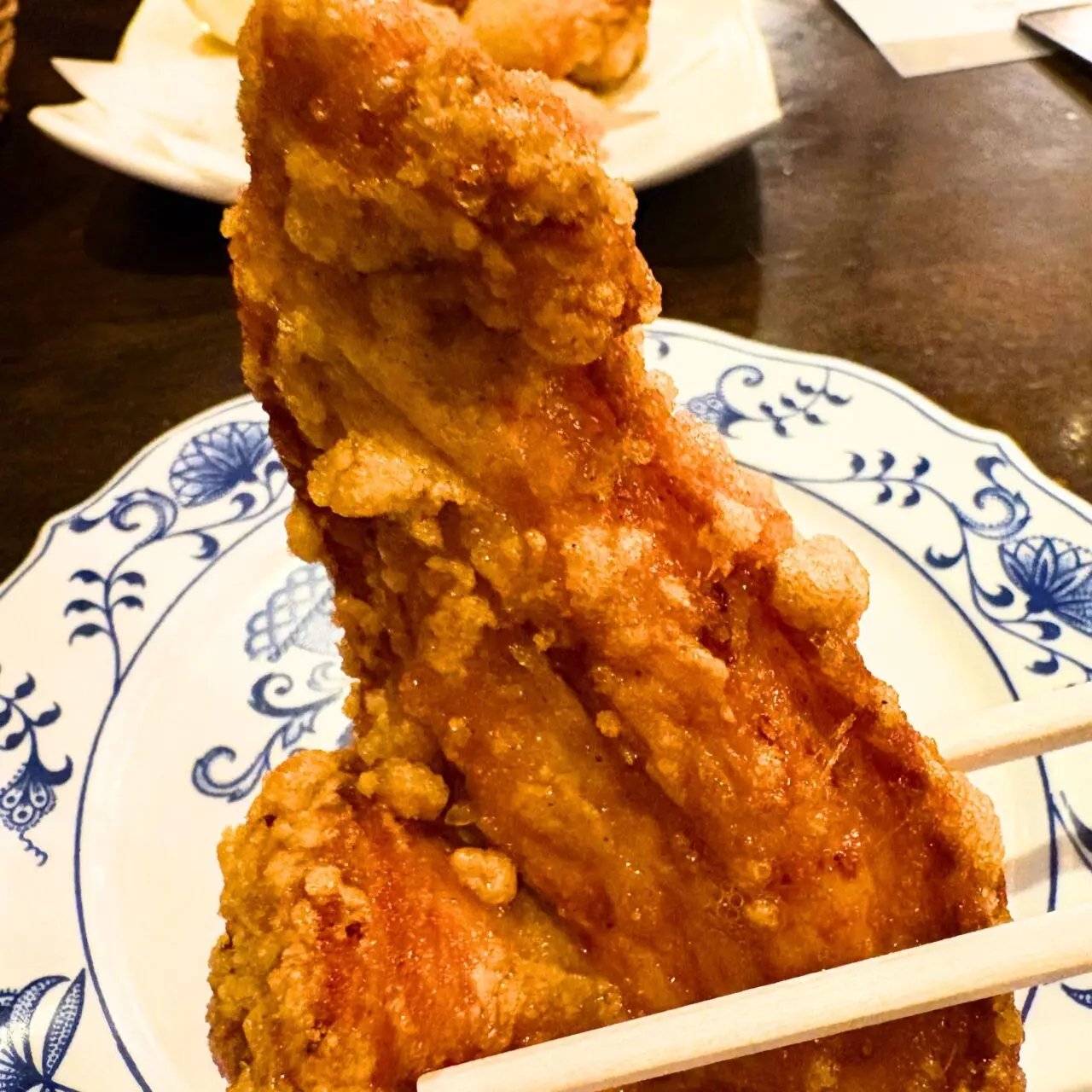 八勝亭オリエント 今治店の名物”唐揚げ”のアップ画像