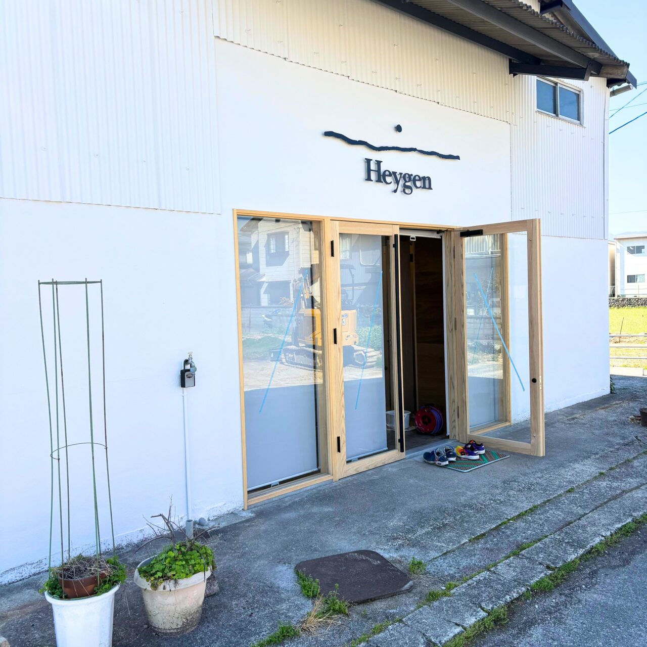 Heygenの外装写真