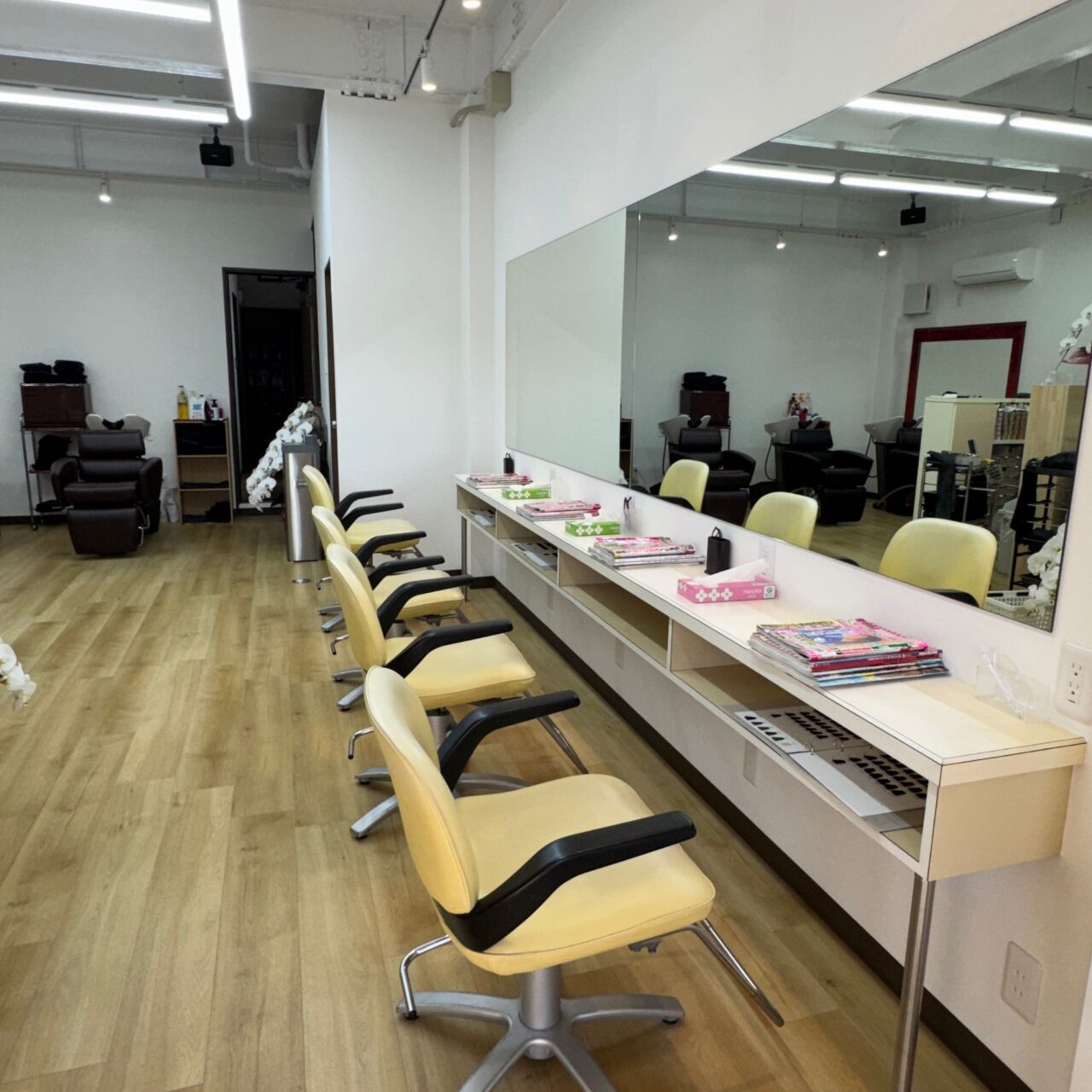 プロエレガントカラー今治常盤店の店内カウンター