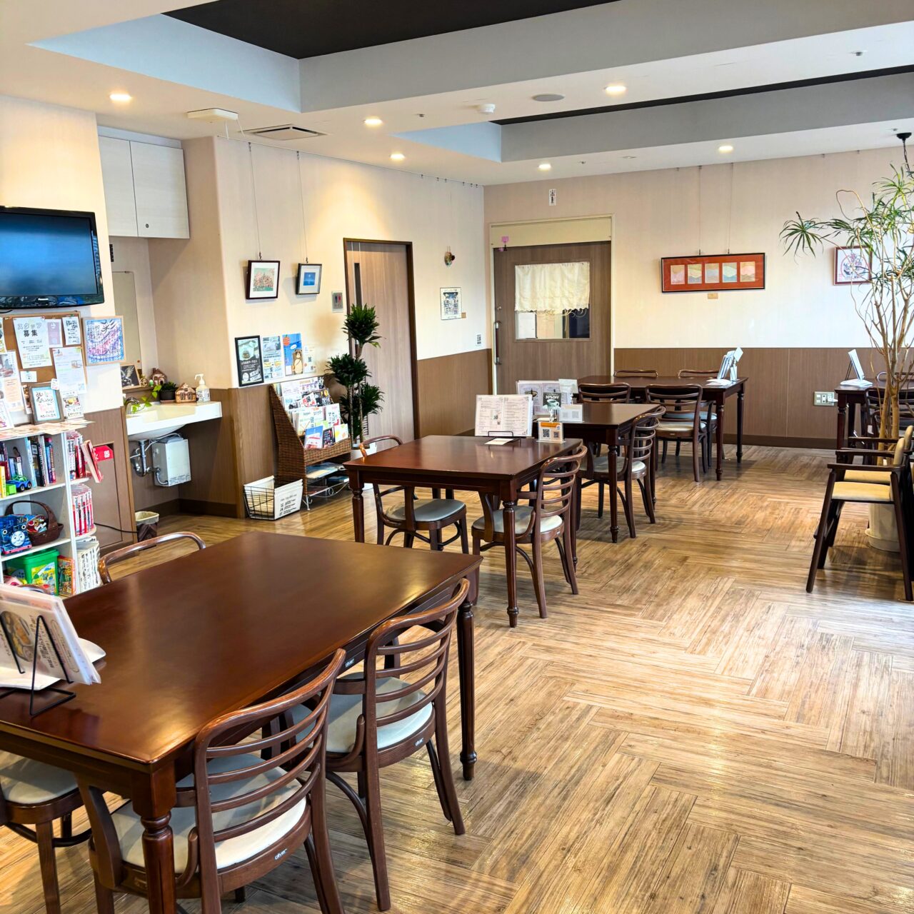 にこcafeむらさんズの内装写真