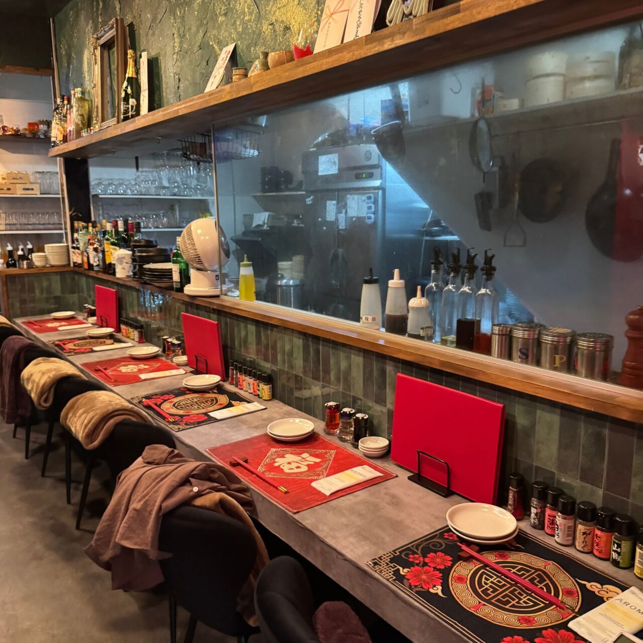 チャイニーズポパイのカウンター席