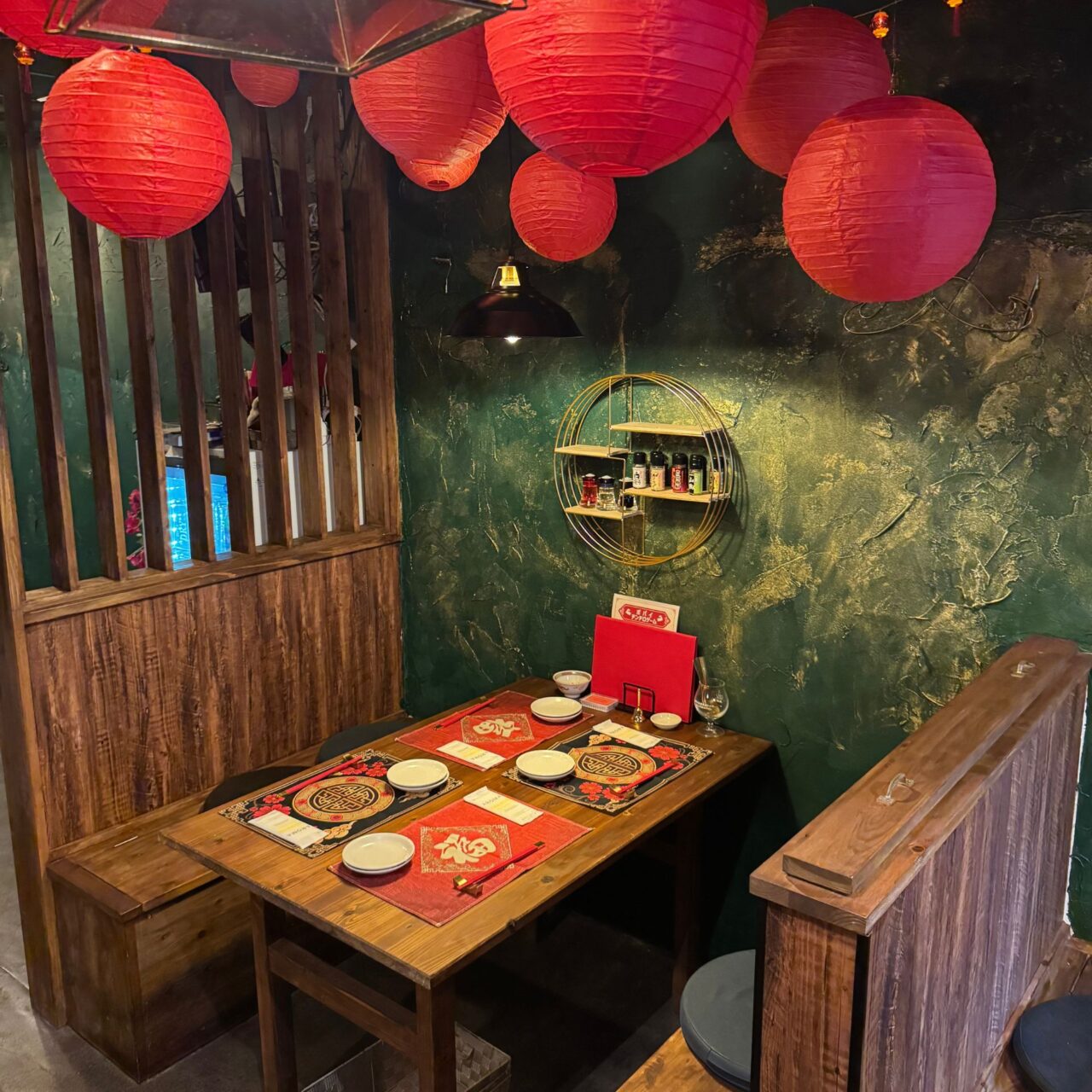 チャイニーズポパイのテーブル席