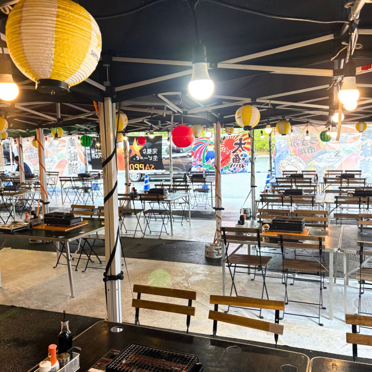 出張！浜焼きうまか市場の内観