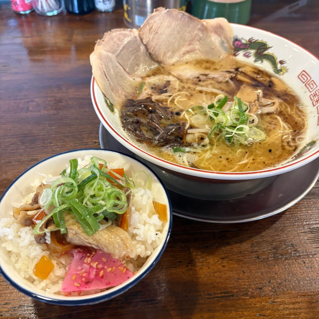 きく麺のラーメンとご飯のセット