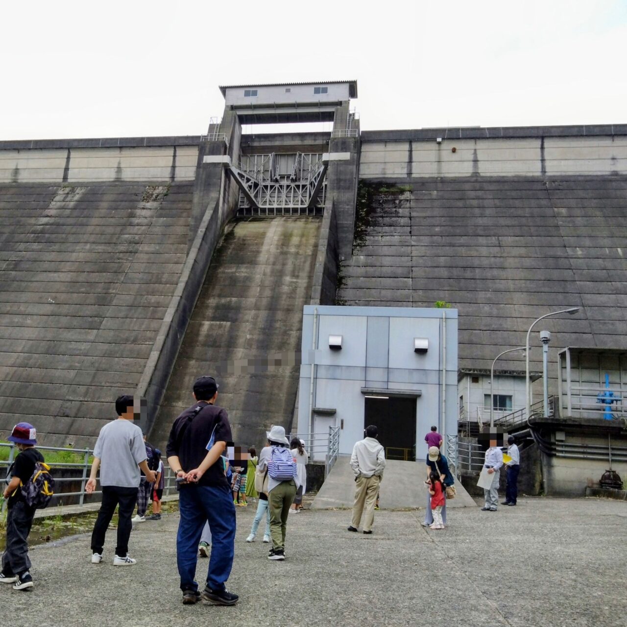 水道施設見学スタンプラリー玉川ダムでの実施風景