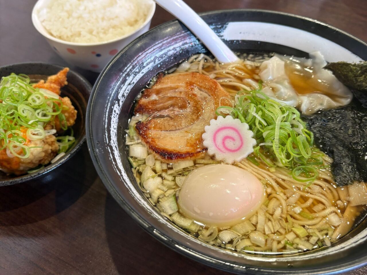 麺舞龍eの本丸ラーメンセット
