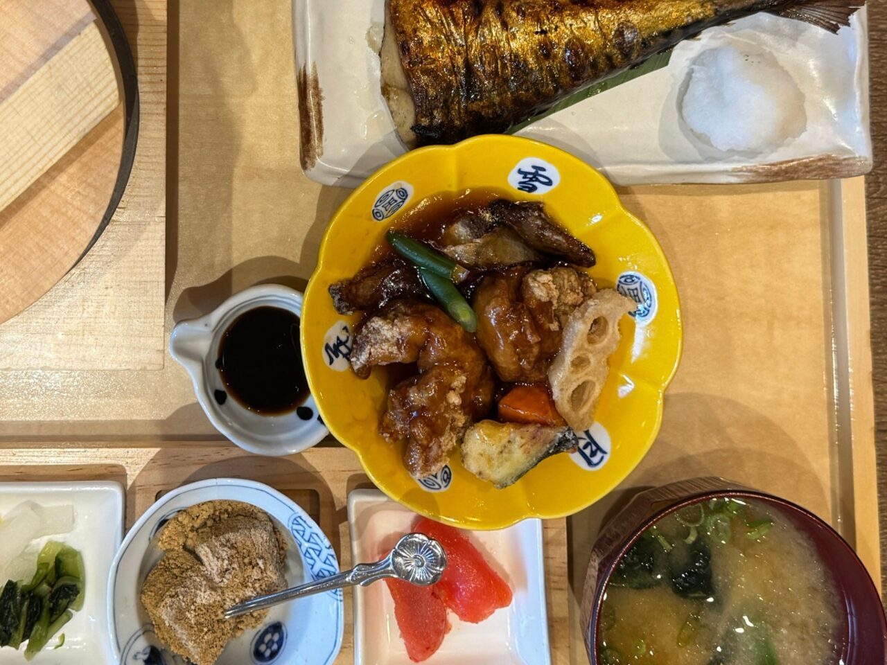 五穀イオンモール今治新都市店で提供されている五穀田園定食の画像