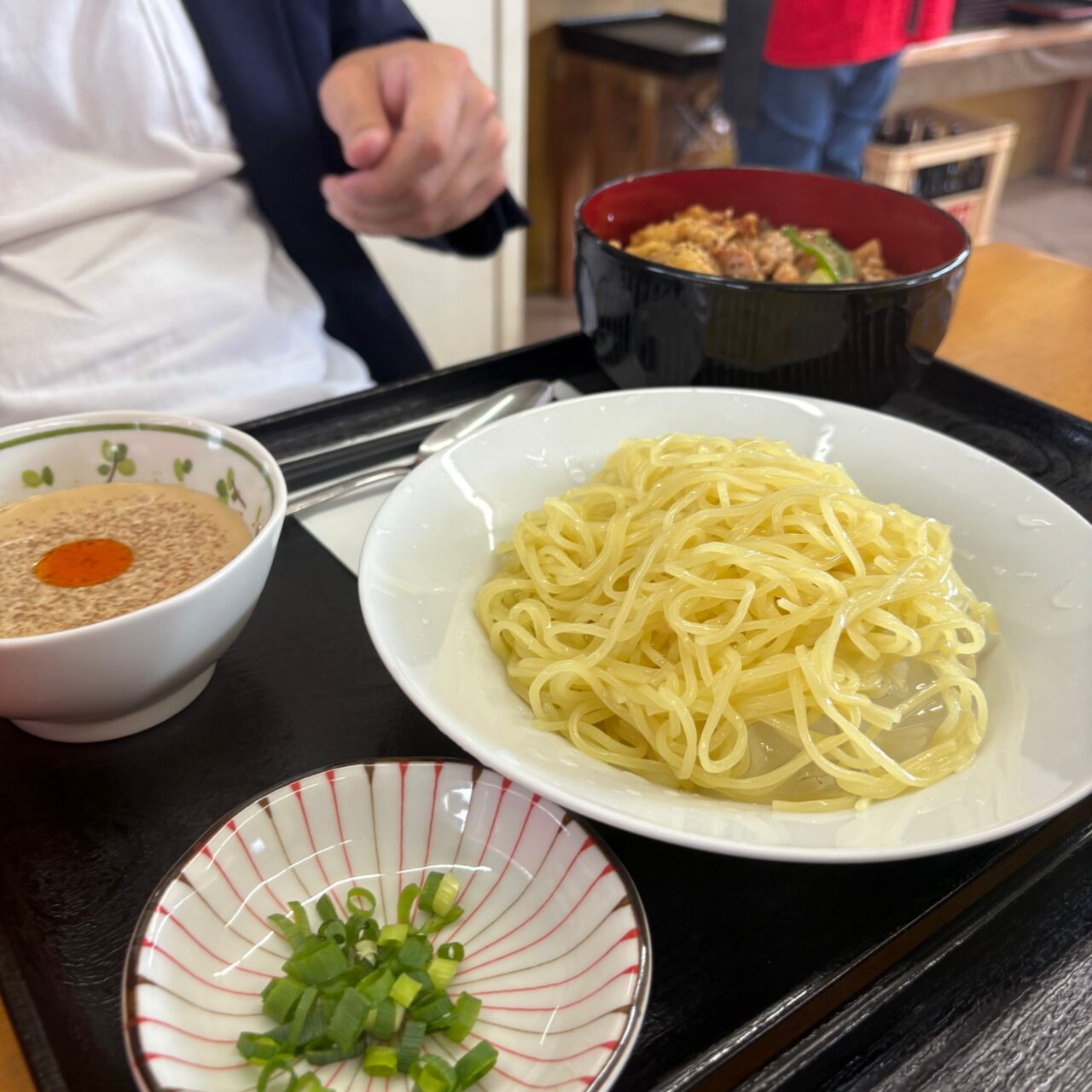 にじいろ食堂の冷やし麺の写真