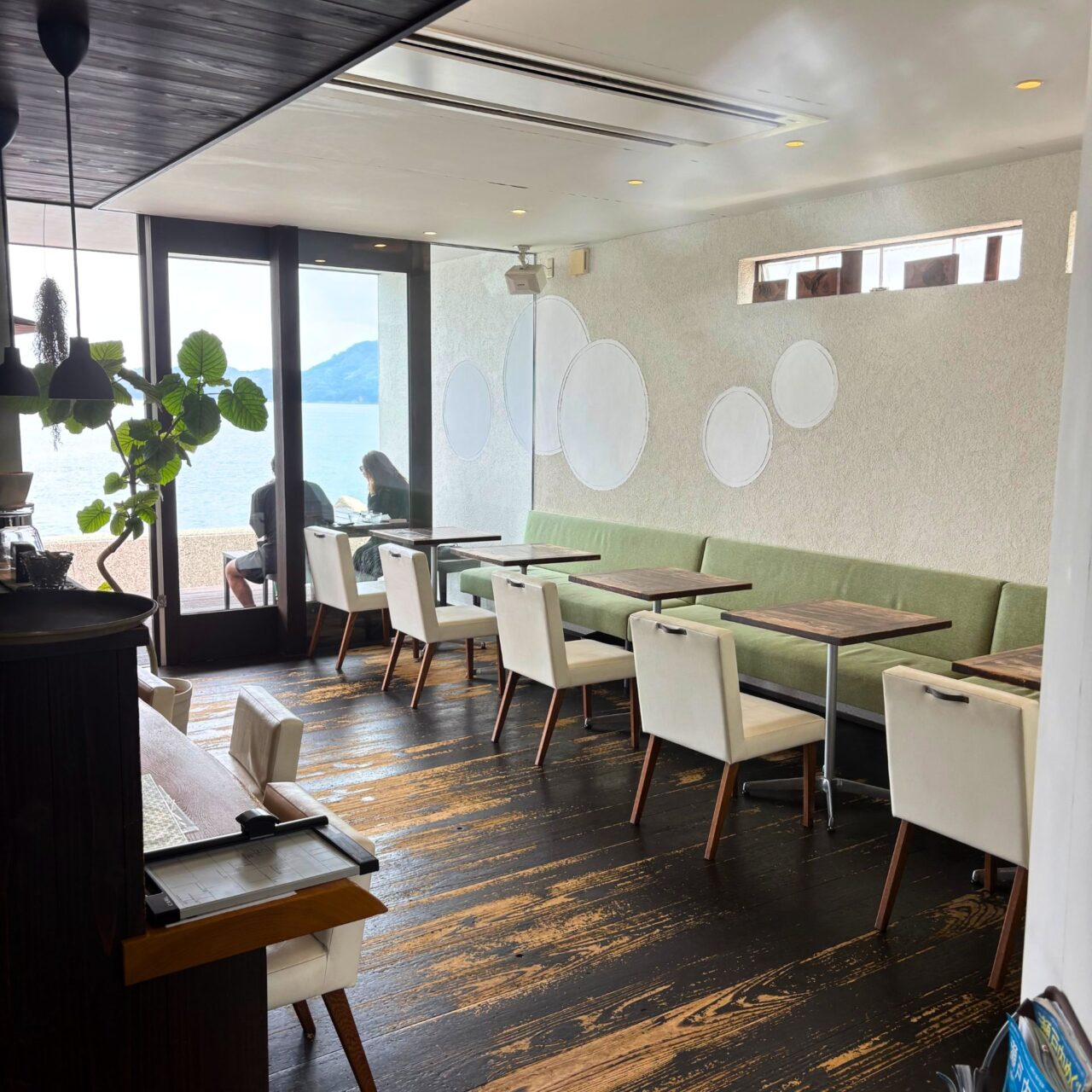 Patisserie T’s Cafe 玉屋の店内