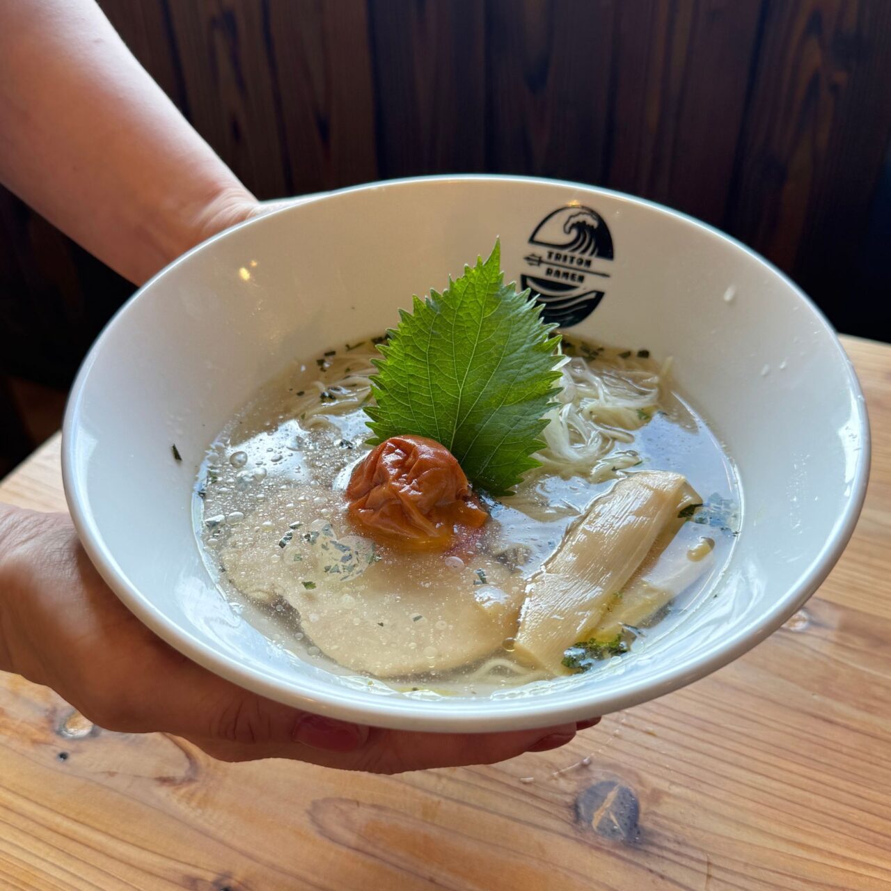トリトンラーメン6月限定「冷やし梅」の実物写真