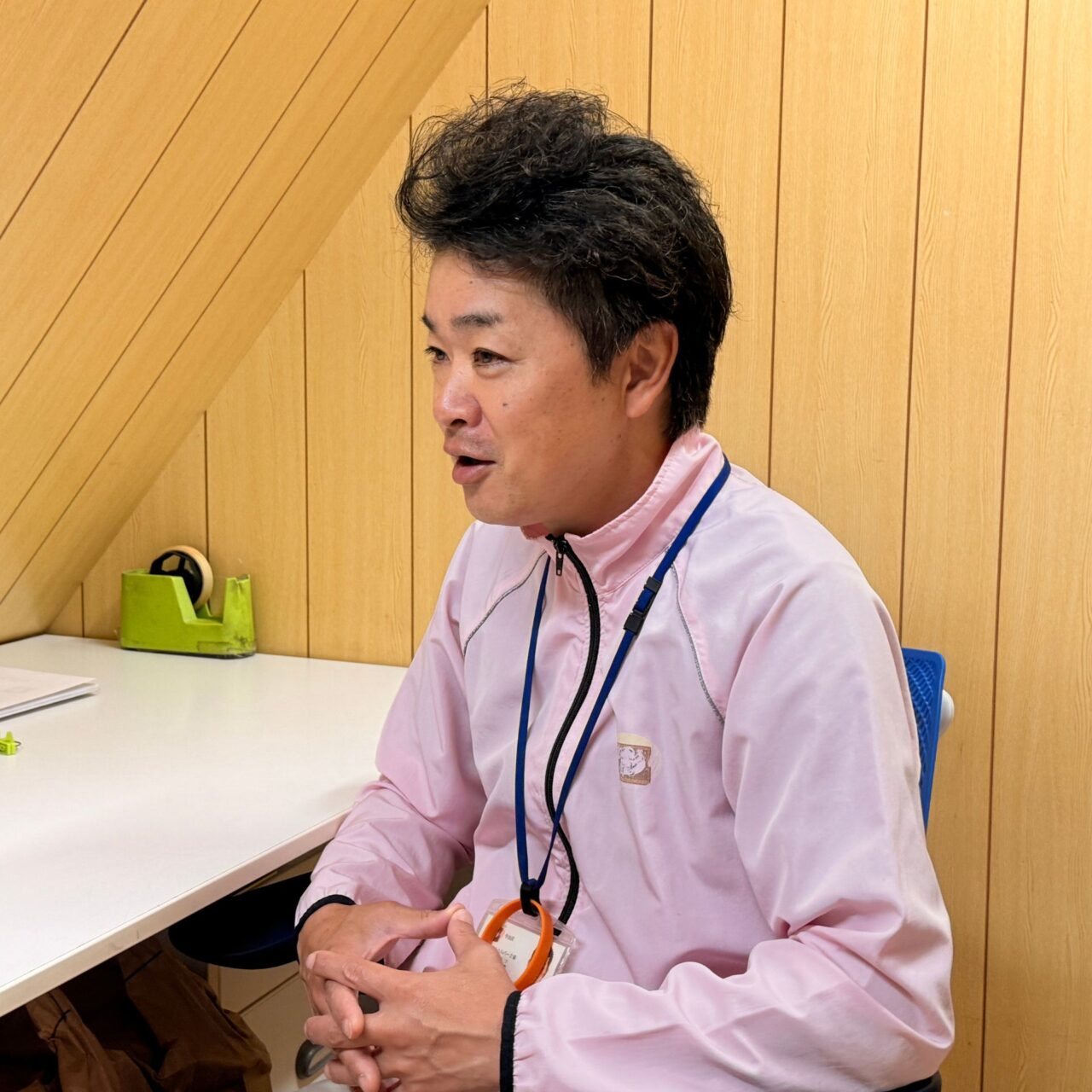 話す越智さん