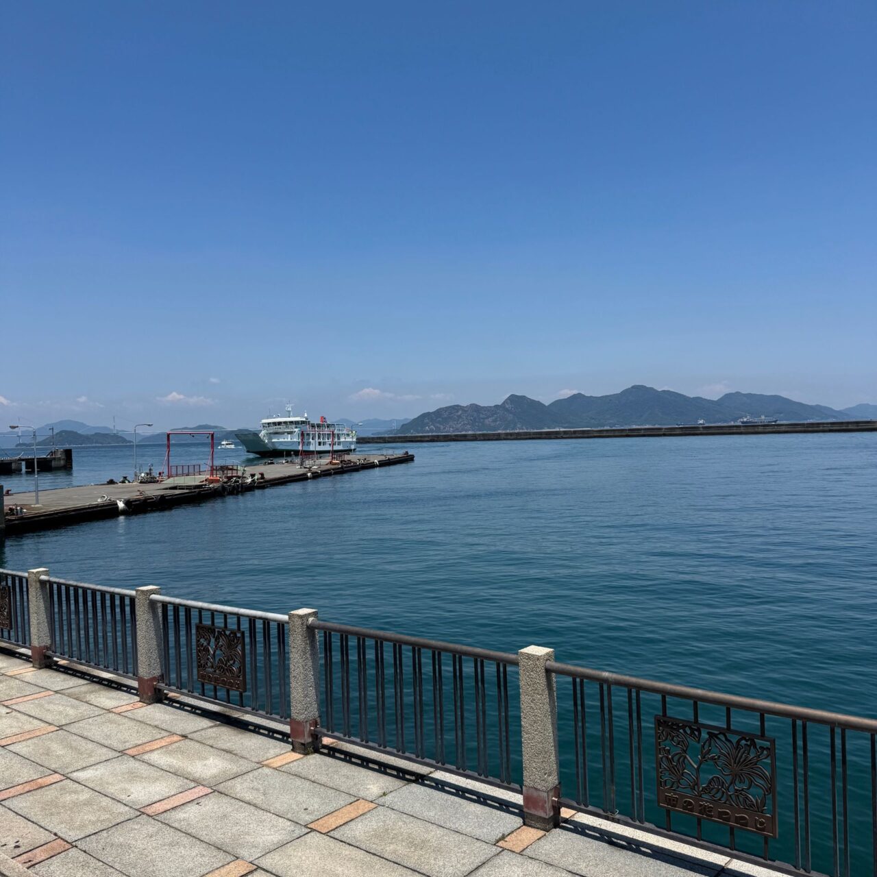 みなと交流センター前の風景