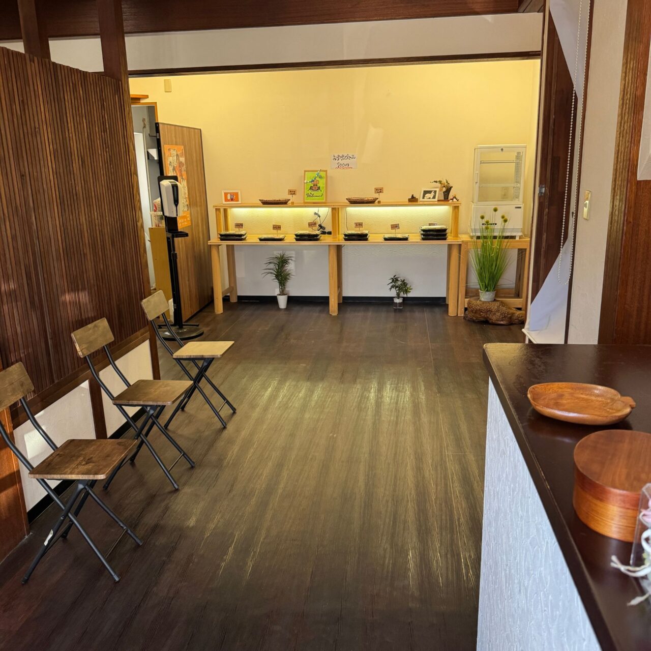 弁当屋まいの内観