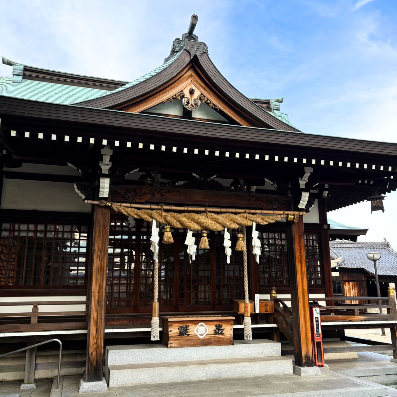 祇園神社と三嶋神社の外装写真