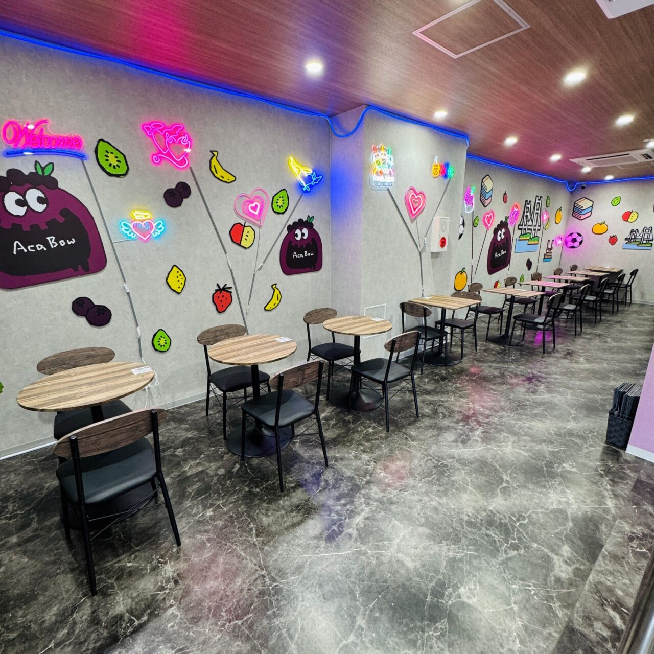 アサイー工房今治店の内観