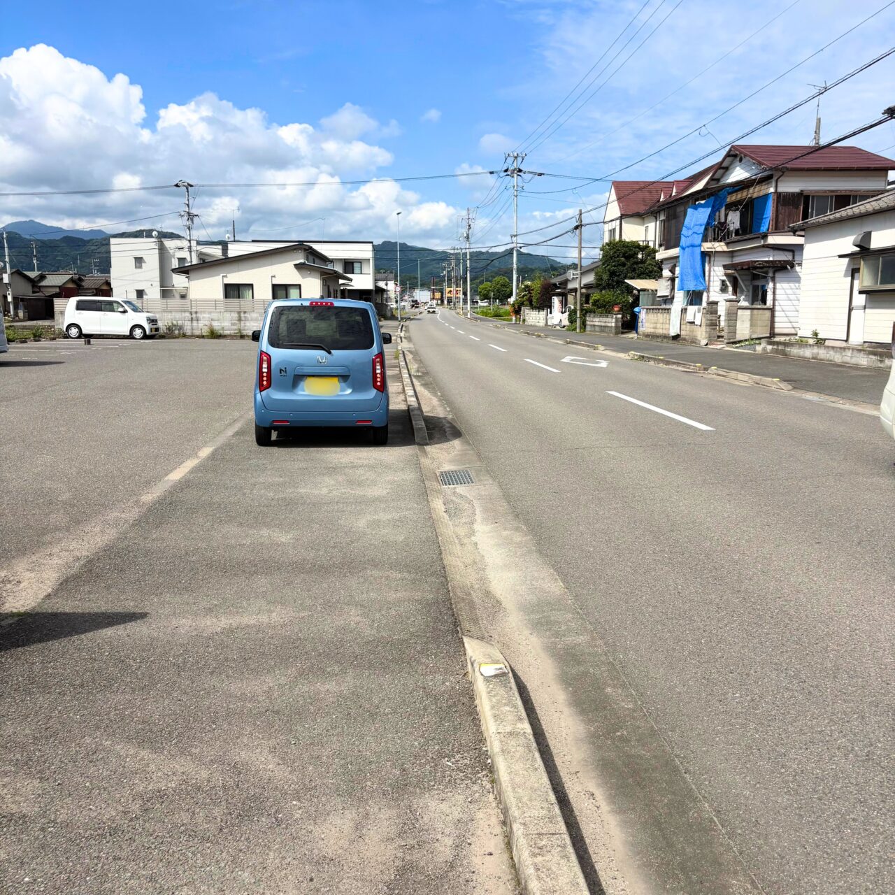 SherryBell-eye Salonの向かいにある駐車場